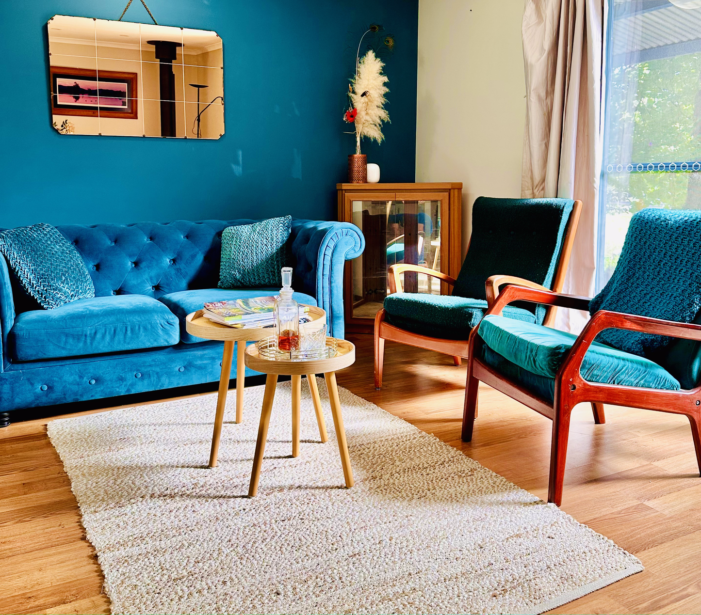 Moonshine Cottage Accommodation Lounge and Living area